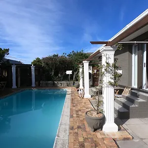 Bed & Breakfast Leo's Den, Fish Hoek